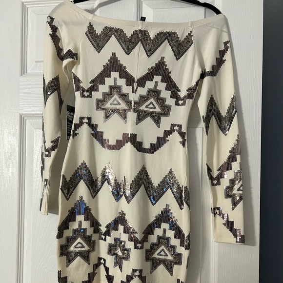 Express new cream fitted dress with sequins - Picture 1 of 5